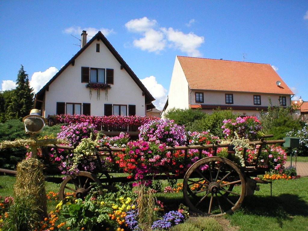 Travel_avocado's tweet photo. Another hot pick for secluded European locations this summer:

Hunspach, France. 

Picturesque village waiting to be discovered.

#Travel #travelcorridors #Quarantine #travelresponsible #travelphotography #COVIDー19  #Europe https://t.co/smBJTEnPTe