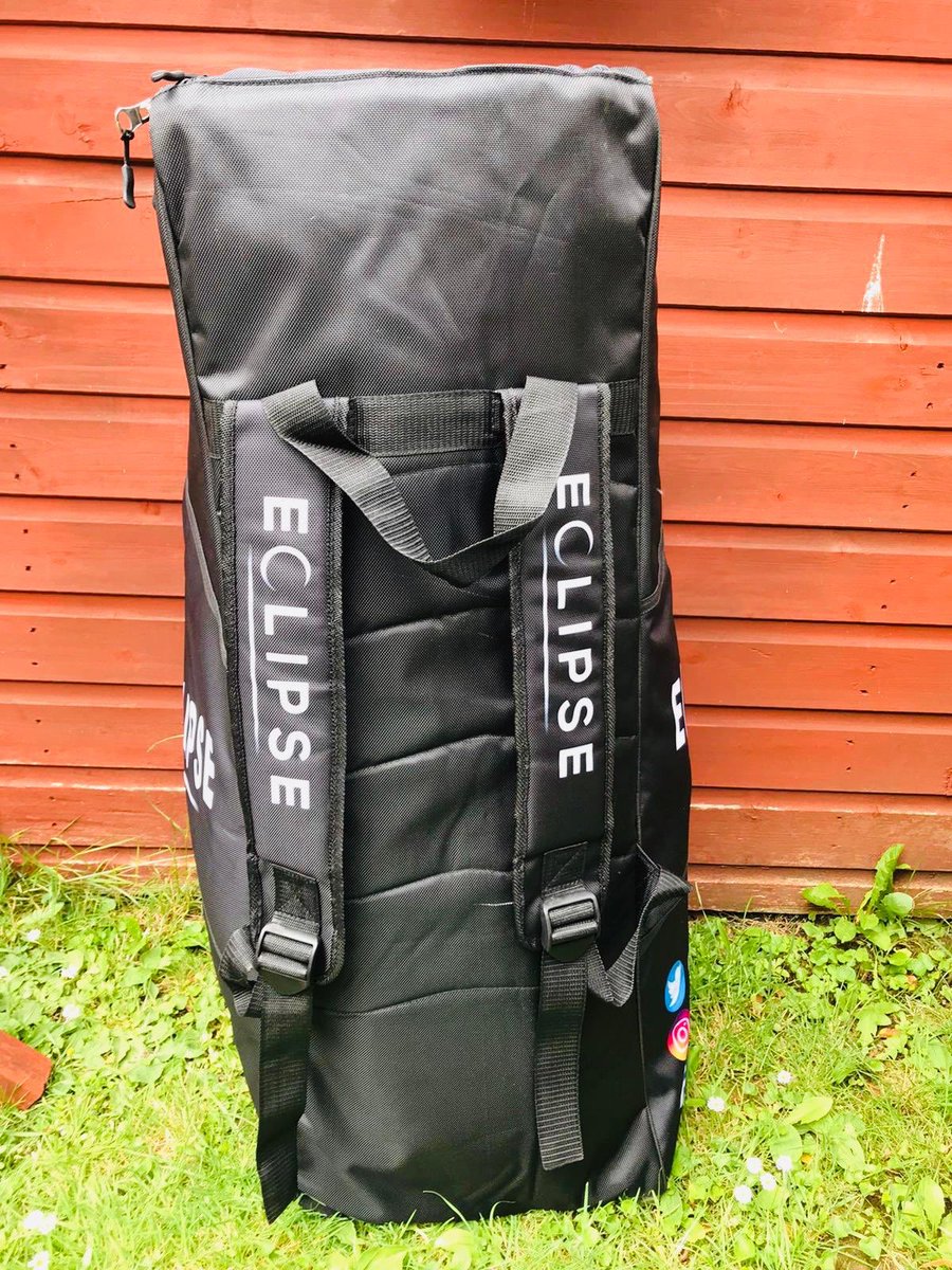 Eclipse_Cricket's tweet photo. Our duffle bags now in stock ready for the start of the 2020 season (we hope 🙏). Very lightweight, customised name &amp; number available if wanted along with plenty of space for your gear.

#LOOKTHEPART #ECLIPSE ⚪️⚫️ https://t.co/yuTNy4uR4X