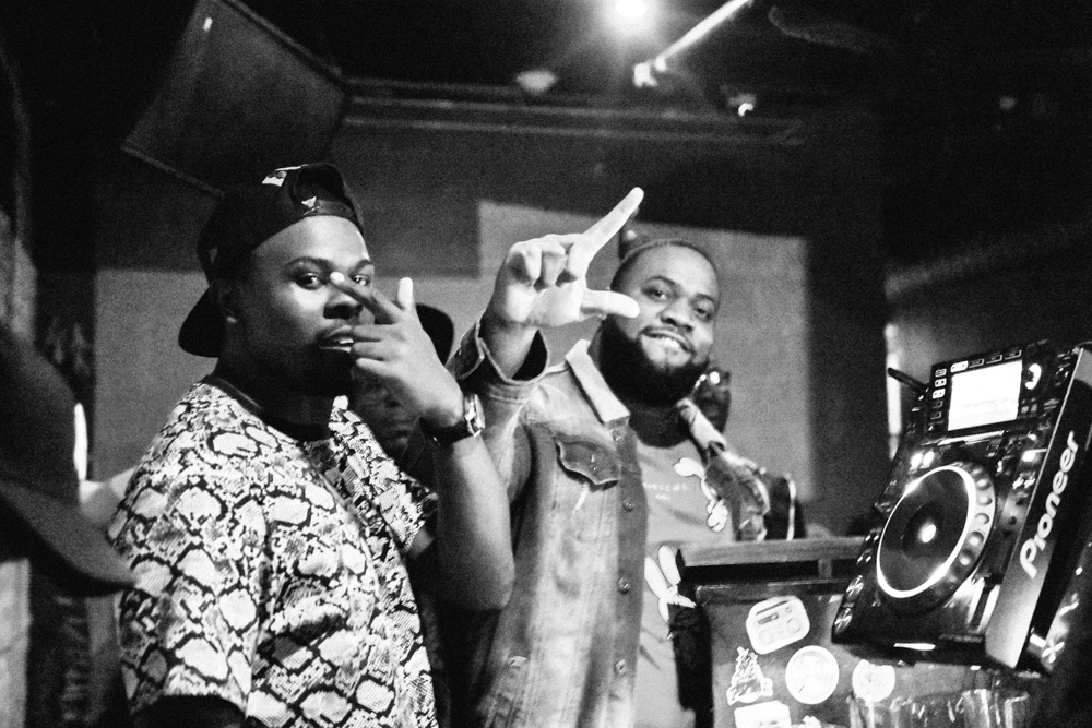 lizztweeted's tweet photo. I found some photos I took at the @teklife57 DJ Rashad memorial show at @EastRoomChicago on 4.26.2019 that @DJFLP1 and I drove to from Detroit. Absolutely no surprise that show with a lineup including @DJTAYE @Manny_Teklife @DeejayEarl_ @SlickShoota packed the venue 1/ https://t.co/6I0w9ecaCt