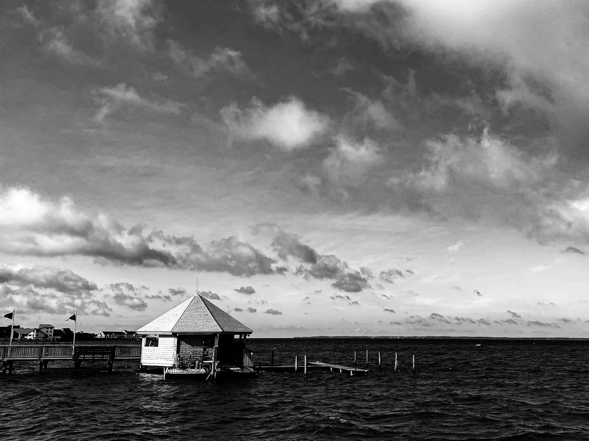 lefowlerstudio's tweet photo. Soundscape - Photo taken mid-morning while fishing in the Currituck Sound. #monochromeseascape #monochrome #blackandwhitephotography #blackandwhitephoto #curritucksound #fishingviews #iosphotography https://t.co/5RTrGMJhie