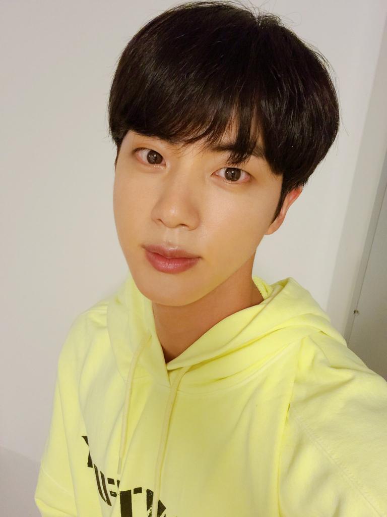 Lisma073's tweet photo. I Like You😁💜
#Jin #JK #BTS #bangtanboys💜 https://t.co/a3gCZOKGE6