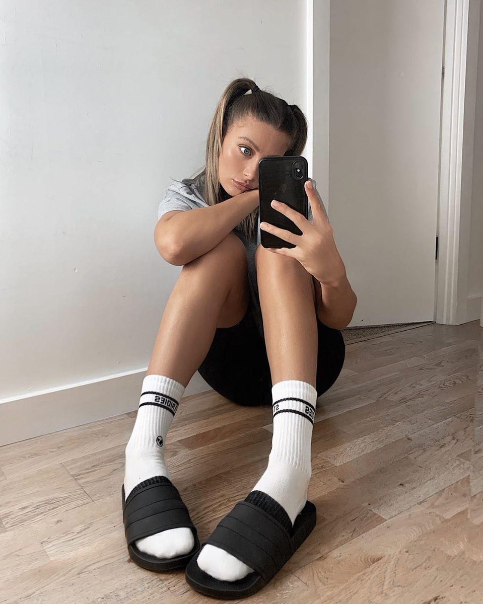 Stridies's tweet photo. Name a comfier combo... ⌛

Our cushioned comfort crews make the perfect everyday sock. From running some errands to that dreaded home workout, these versatile staples have got you covered! ✔️ https://t.co/xFfUjlel0x
