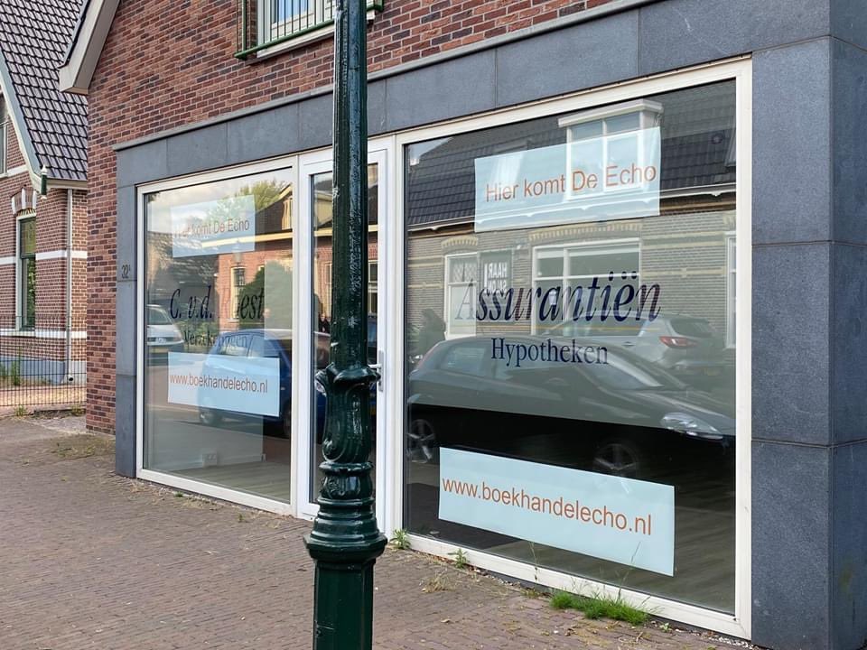 boekhandelecho's tweet photo. Gisteren heeft de sleuteloverdracht plaatsgevonden!
Wij zijn nu de trotse huurders van Lindenlaan 32a.
Wij hopen in het eerste weekend van oktober 2020 de deuren van De nieuwe Echo officieel te openen. Wij houden u en jou op de hoogte!
#nieuwpand #deecho #lindenlaan #huurder https://t.co/nMlzx4L8aE