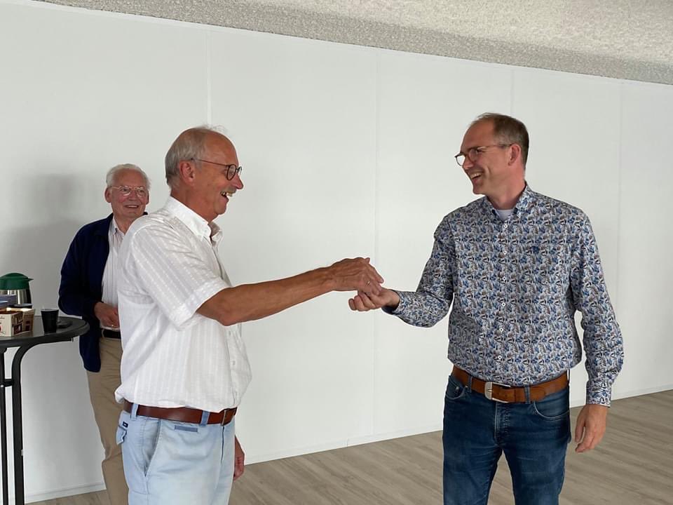 boekhandelecho's tweet photo. Gisteren heeft de sleuteloverdracht plaatsgevonden!
Wij zijn nu de trotse huurders van Lindenlaan 32a.
Wij hopen in het eerste weekend van oktober 2020 de deuren van De nieuwe Echo officieel te openen. Wij houden u en jou op de hoogte!
#nieuwpand #deecho #lindenlaan #huurder https://t.co/nMlzx4L8aE