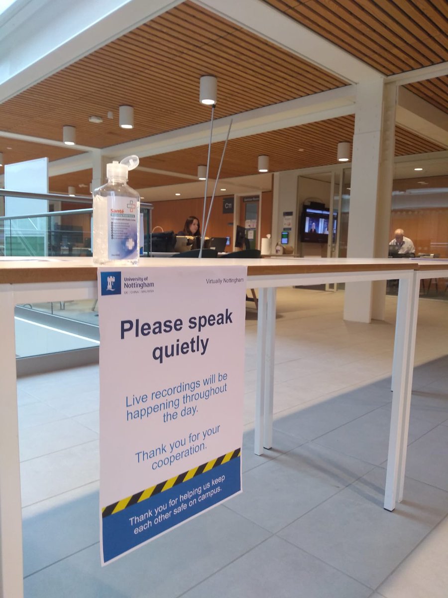 Welcome to behind the scenes at our online open day events  @UniofNottingham For the last week we’ve been running live lectures and subject sessions from campus. Here’s what it looks like behind the screen… (1/8)