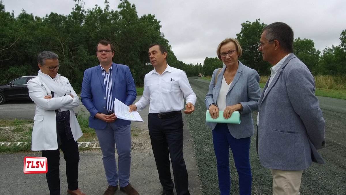 tlsv85's tweet photo. 🚧 TRAVAUX 🚧
Le @DepVendee vient de procéder à la réfection de la RD746 entre #Luçon et #Triaize. Un chantier qui veille à préserver l'environnement grâce à de nouvelles technologies. ▶️📽️ https://t.co/2EC5mDx3Kx https://t.co/IW8jhUtRno
