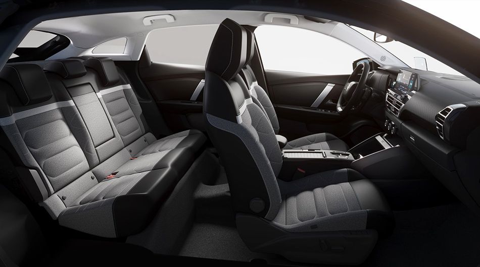 InfoAutoAr's tweet photo. #C4 2021: el hatch de #Citroën regresa en forma de #crossover. El modelo francés, desarrollado sobre el soporte CMP, presenta el nuevo lenguaje de diseño de la marca con un aspecto muy audaz. @citroenarg #INFOAUTO #IAautos El infrome: (https://t.co/3NovW6CXtg) https://t.co/4UR0quZa03