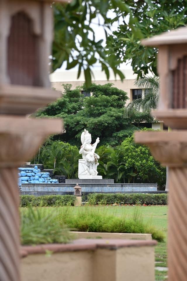 wadhai_vijay's tweet photo. Let’s experience the Devine blessings ... and be poised in uncertain environment .... connect to universal soul ...you will be blessed certainly ....Dr. vijay https://t.co/8c3zlcwEmz