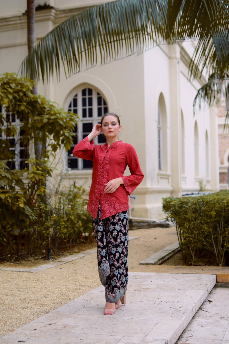 DillaSyafrizal's tweet photo. Isnin lepas shoot model caucassian. Terus rasa nak shoot ala-ala posing kat pinterest. https://t.co/EmgBZbudHA