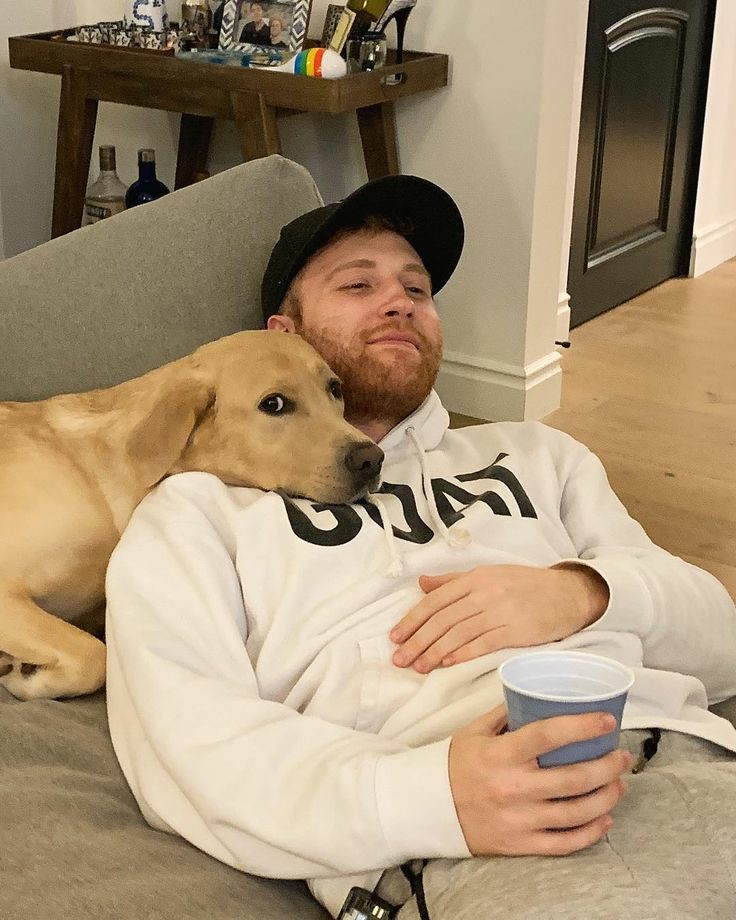 gioomarch's tweet photo. Anyway...screw shane and jeffree's drama and stan the duo youtube really deserves
#shaneDawson https://t.co/0U32dtHduM