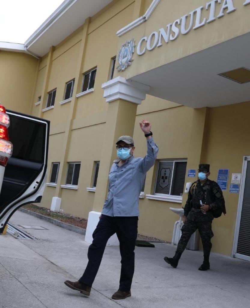 JuanOrlandoH's tweet image. Mi compromiso con Honduras es más fuerte que nunca. ¡A trabajar! ¿Quién dijo miedo?