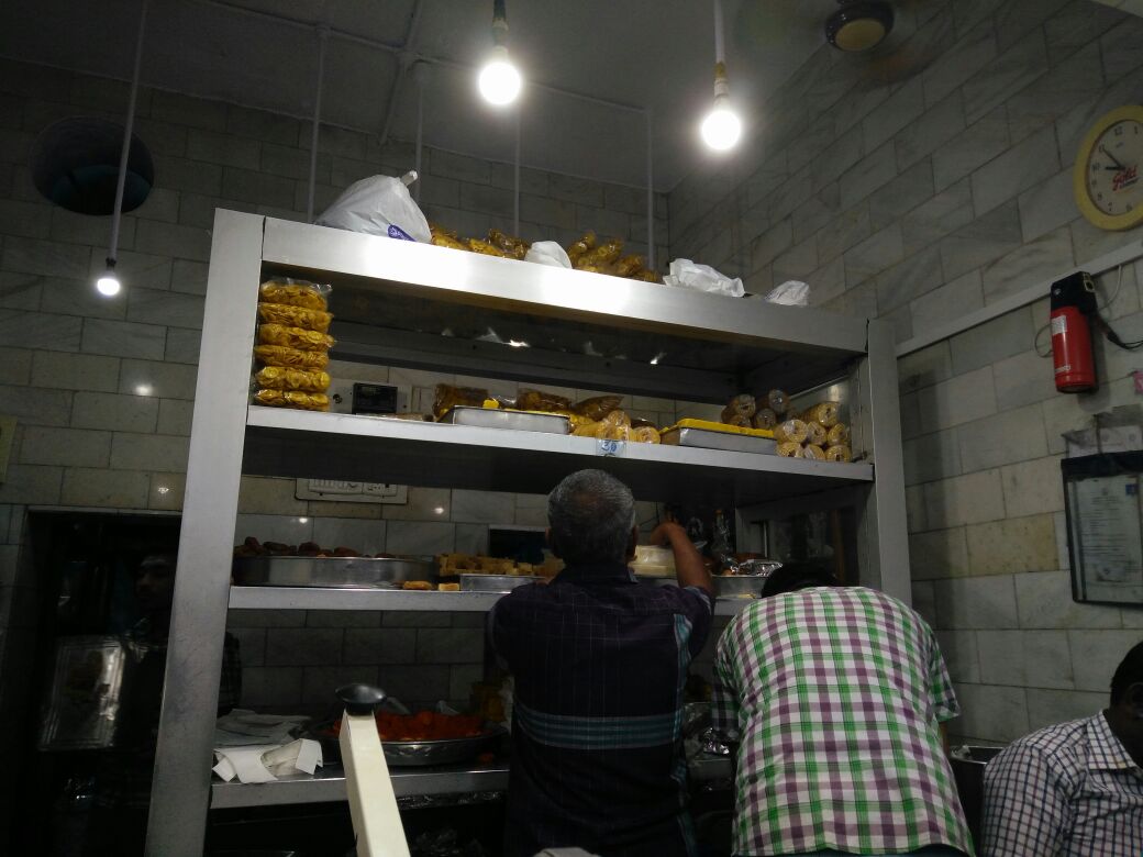 While most know about Iruttukadai, ask any true blooded tirunelveli person for alwa and they ll take you to Santhi sweets. You ll notice every other shop will be named santhi sweets. Look closely for names before or after Santhi in small letters. Beware of knockoffs.