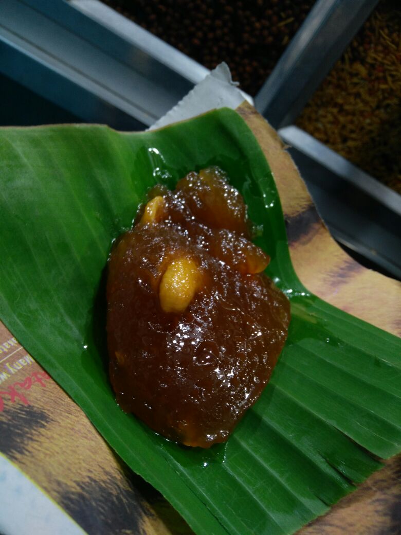 This is not an exhaustive list. Ask any person from Tirunelveli each will have a different list. I haven't added sugar donuts from Sugi(place doesn't exist anymore) or small eats from Vijay snacks bar(dont have any pic) But the list is endless.A last pic of alwa and me. Fin!