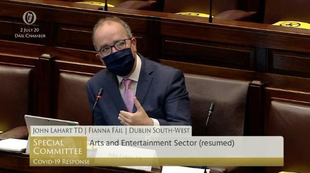 JohnLahart's tweet photo. 😷Took the plunge &amp; overcame the shyness about wearing a mask in the Dáil today - glasses fog up a little😂 but If it encourages others to do likewise in enclosed environments I can cope with that 😷#facecoverings #facemasks #COVIDー19 https://t.co/UwnpFaBpxb