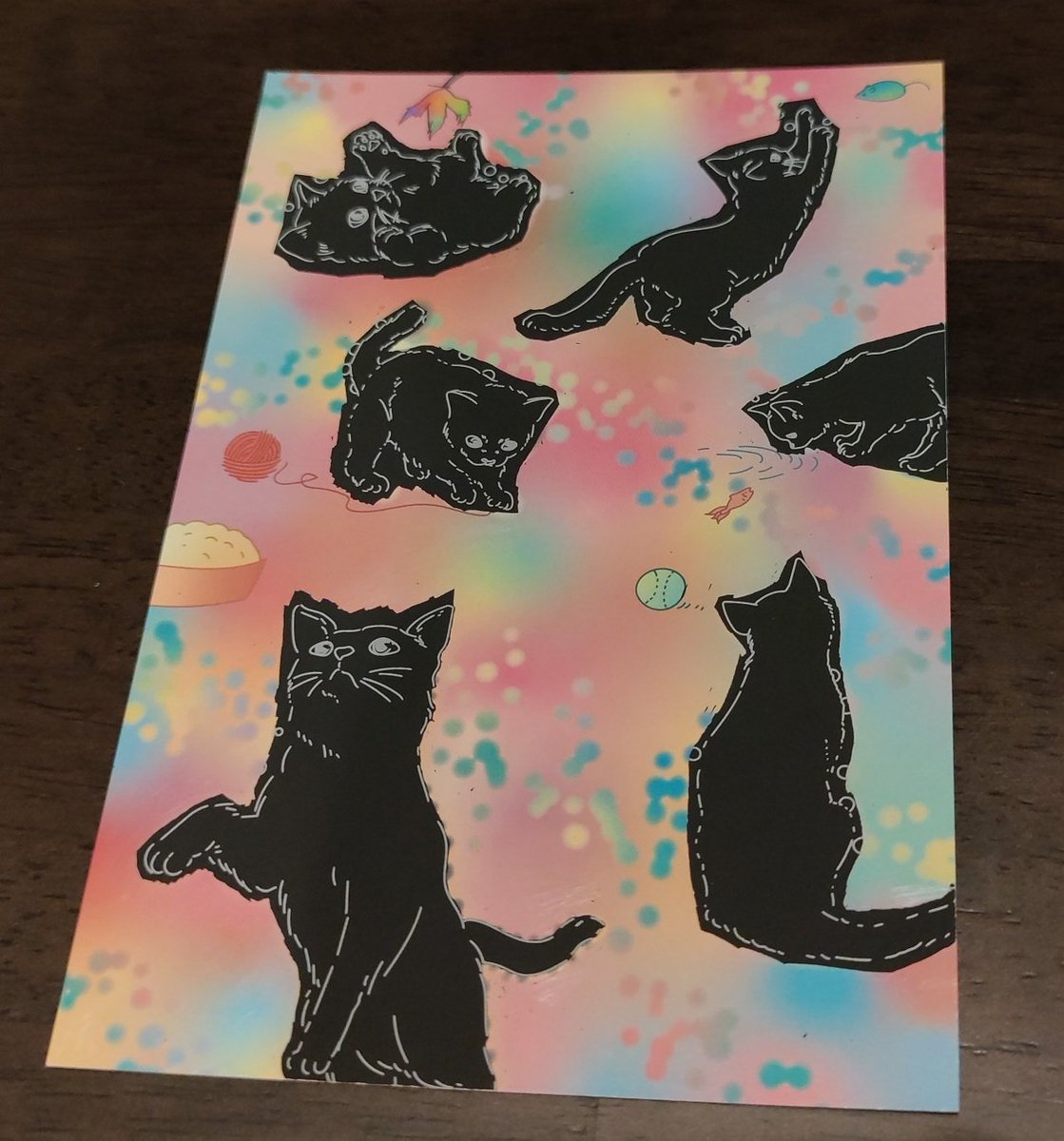 Aqua 背景にボールとかあるのは知ってて他に何があるか気になり削ってみた結果 これから削る方 参考にお役立て下さいー 私はこれから猫の線残ししてみる予定だけど 線が白だから目立たない可能性 スクラッチアートとして成立しないかも