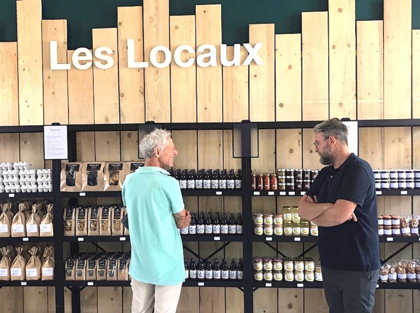 Marlene_Dolveck's tweet photo. Très heureuse que l'appel à projets #1001Gares ait participé à l'ouverture de ce nouveau lieu de vie en #gare de #Montigny-sur-Loing ! L'objectif de ce challenge est de proposer des commerces et services innovants en #gares, et c'est le cas du Local 😊👉 https://t.co/oqgV21D4k2 https://t.co/HAYCyGygE3