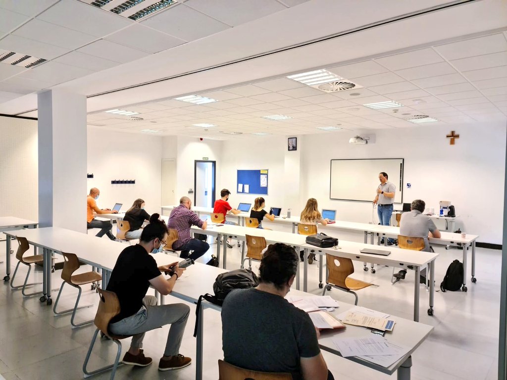 LaSalleClinica's tweet photo. Actualización en neurociencia. Nuevas aplicaciones clínicas para pacientes en el curso de EEG. Gracias a @LaSalleMAD @LaSalleSaludUAM #InvestigaciónClínica #SomosLaSalle #formacion https://t.co/SEsgqZxeVM