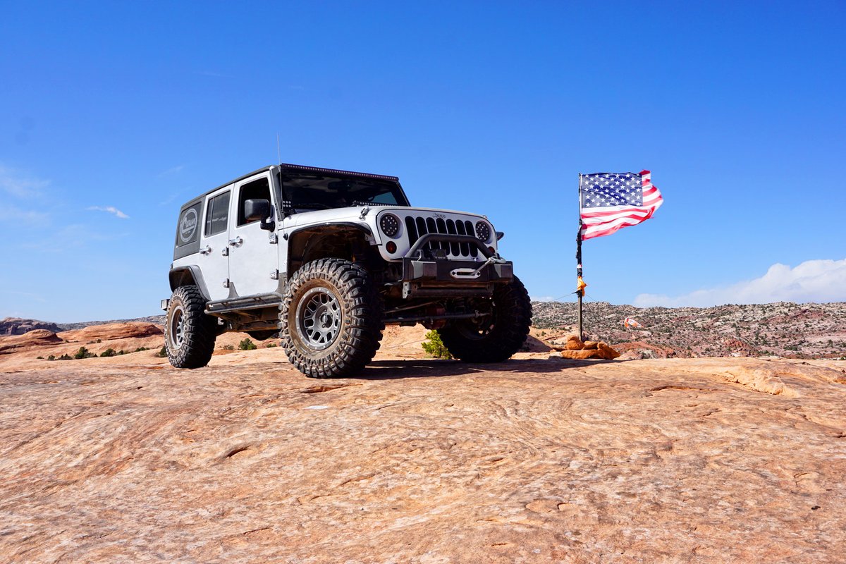 Crown Automotive tweet media