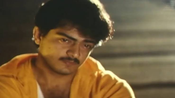 தேவா தம்பி சபேஷ் குரலில் குன்றத்துல கோவில கட்டி...தேவா ஸ்பெஷல் கானா.சாதாரண வரிகளால் ஈர்த்தார் பொன்னியின் செல்வன்.மஞ்சள் நிற சட்டை ப்ளு ஜீன்ஸ் 90களில் பிரபலமான காம்பினேசன்.தல இந்த பாட்டு முழுக்க மஞ்சள் சட்டை ப்ளு ஜீன்ஸ்ல் இருப்பார். #Valimai