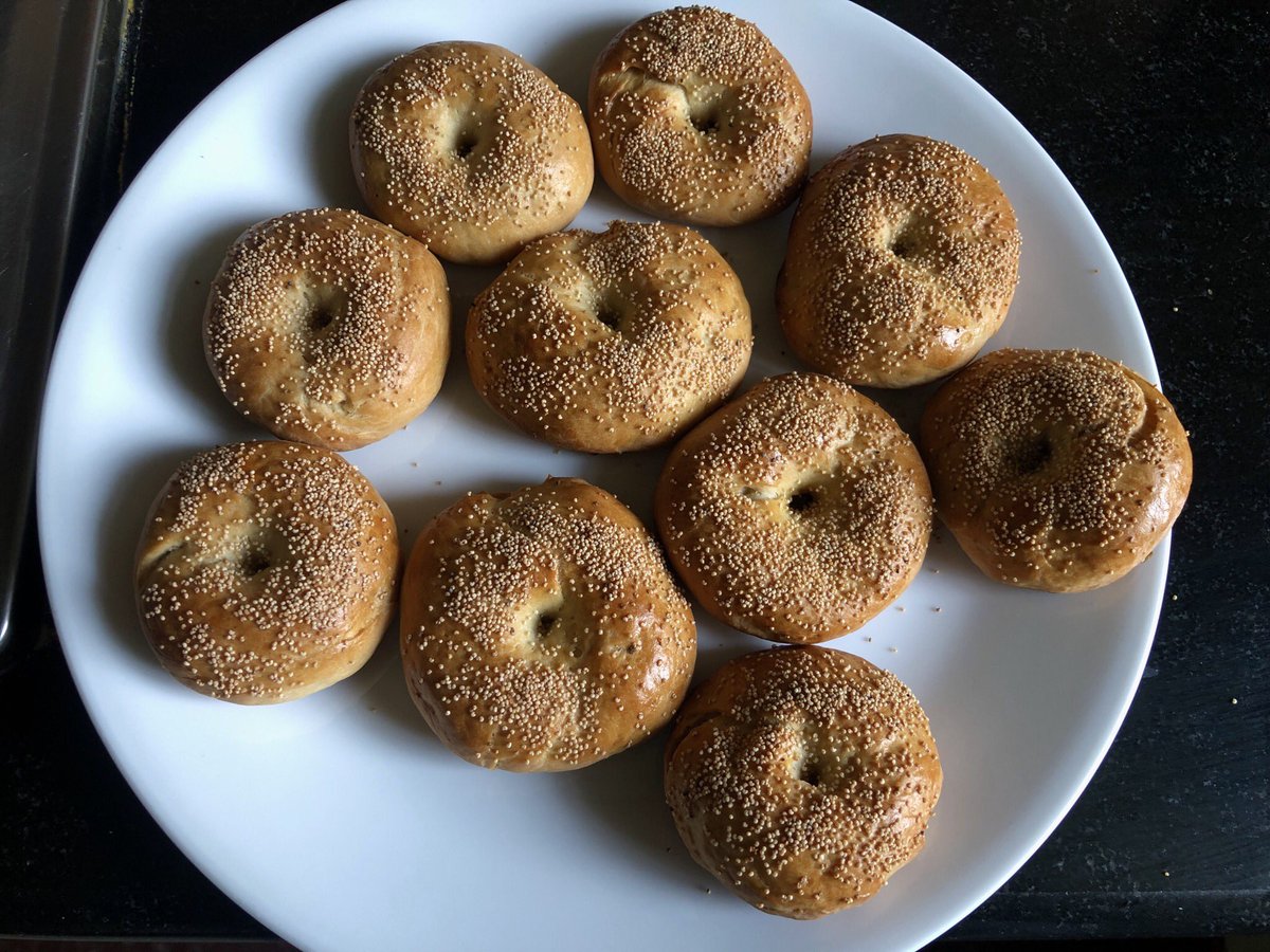 SrinagarGirl's tweet photo. The Kashmiri bagel😊
#BagelOfKashmir #Telvor #Czochvor #Bread #baking #tandoor https://t.co/QyLAgY9ZiQ