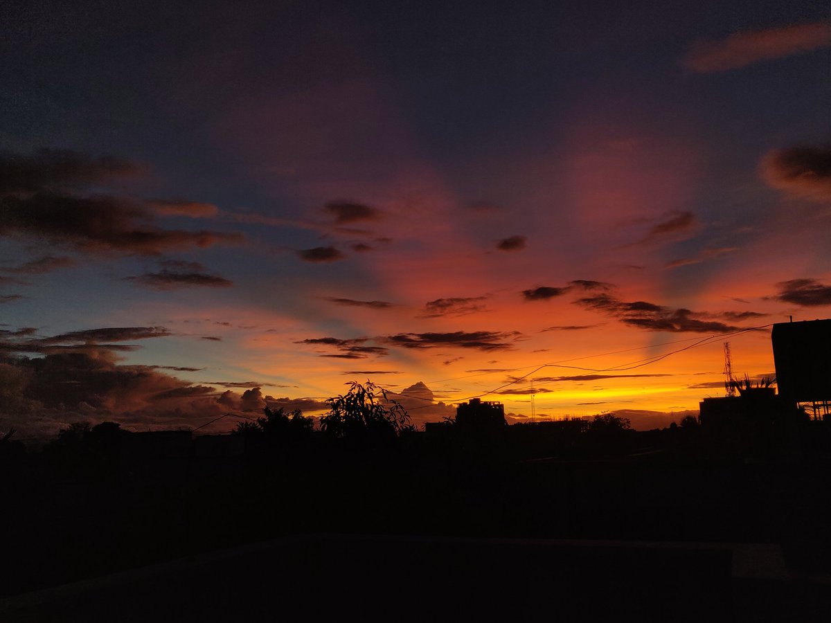kochale950's tweet photo. A promise of a new tomorrow
#sunset #shotononeplus https://t.co/fL18xEfzwH