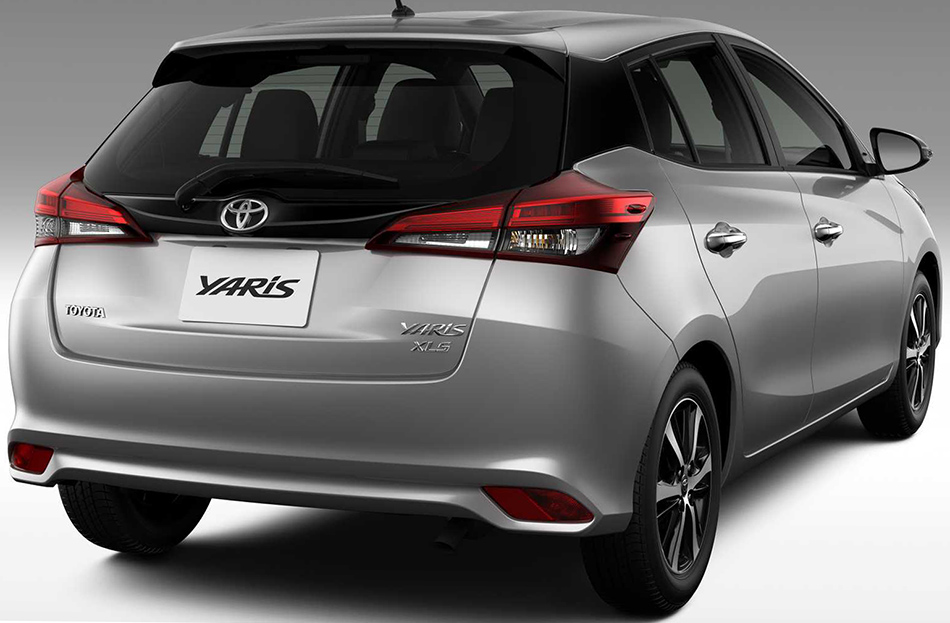 InfoAutoAr's tweet photo. El #Yaris actualiza su centro multimedia y agrega versiones. Se trata del agregado de la compatibilidad de los sistemas Apple Car Play y Android Auto. Por otro lado, suma la variante XLS CVT en sus dos carrocerías. #INFOAUTO #IAautos El informe: (https://t.co/nUdwcbnLjv) https://t.co/HEkB0WD41a