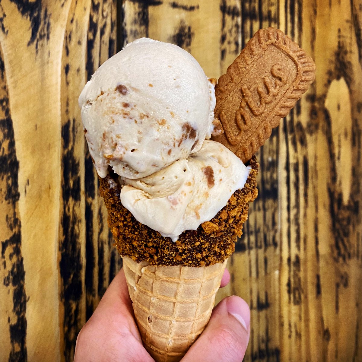 Who’s for a double Lotus on a choc dipped Lotus Biscoff cone? 👌🏼