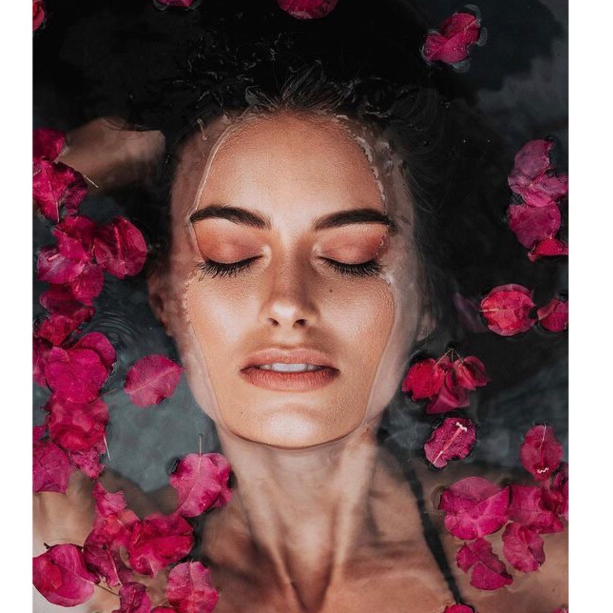 DrawRefrences's tweet image. Milky bath references