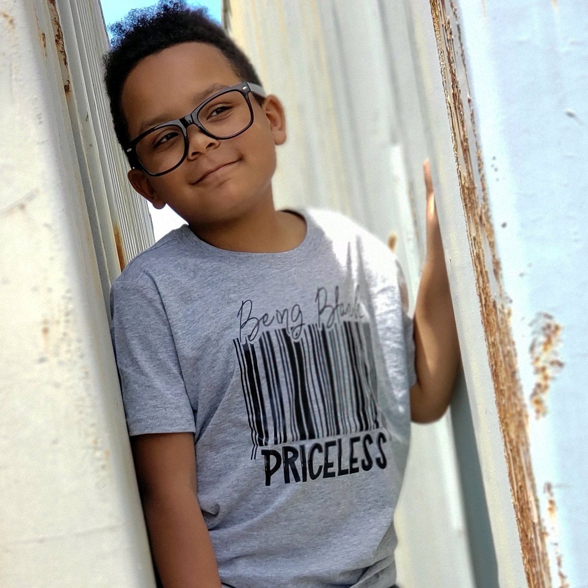 AnaiahCotton's tweet photo. Being Black = Priceless ✊🏾🖤🧐

https://t.co/XjuaVkJiiL 

#BlackLivesMatter #BLMprotest #blackkids #BlackBoyJoy #blackson #ilovebeingblack #melaninpoppin #melanin https://t.co/gRFIiXJ0Gn