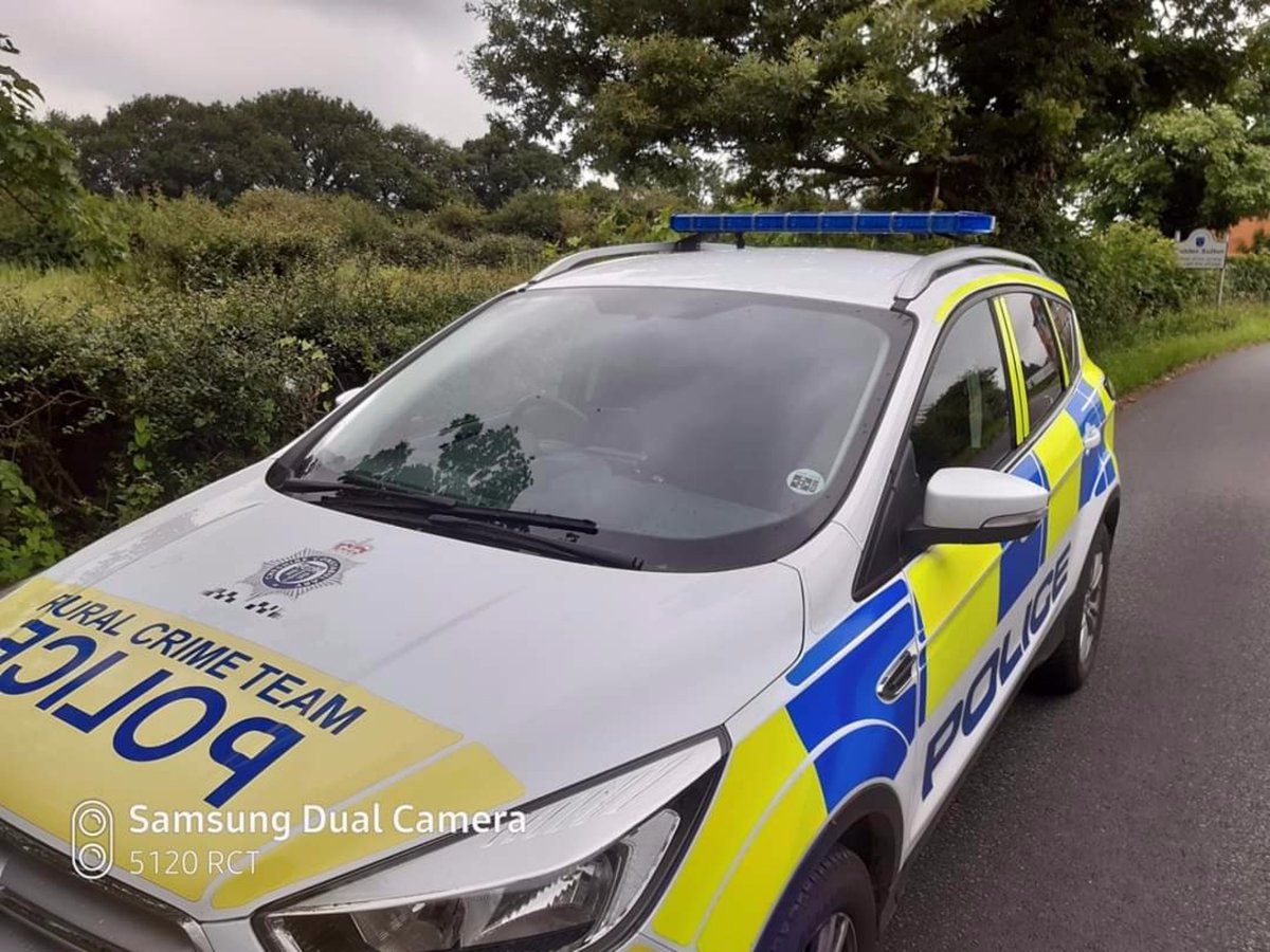 CheshPolRural's tweet photo. PC Moss: Today I've been working with the Farming Community in Guilden Sutton following unacceptable ASB & Crop Damage in the area.
Please ensure you stick to public footpaths & follow the #CountrySideCode.
#RuralCrimeTeam #RuralWatch #GuildenSutton https://t.co/zBpCHF3SeS