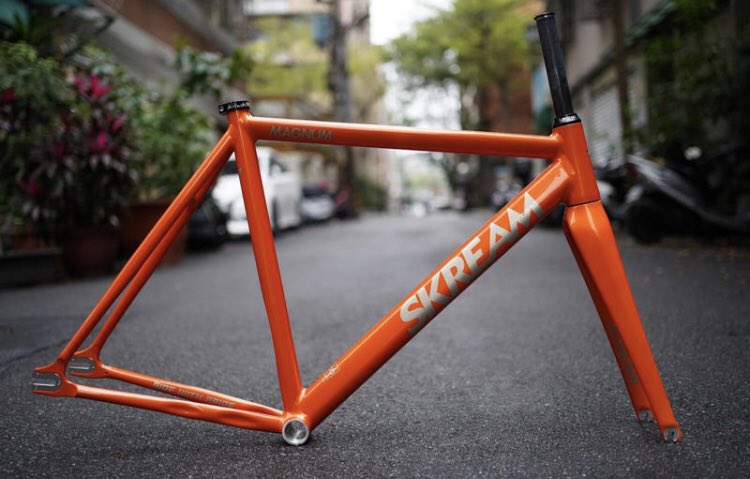 fixedbeast's tweet image. Open PO Frameset
Skream|Engine11 DP awal 50%
Slot PO terbatas 
Estimasi harga
Skream 6.5/7jt
E11 vortex 7-8jt
E11 crit-d 10-11jt
E11 Sprinter 12-13jt
Kalo mau tanya2 bisa WA
081703455275 / 082236636979
#frameset #fixedgear #fixie #fnfjb #skreambike #engine11