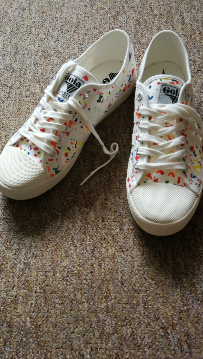 JenJenkins79's tweet photo. Wore my new shoes to school today. The older children thought my class had got paint on me 😂😂 https://t.co/ym7tNZSLg8