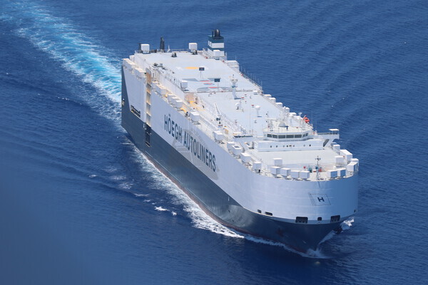 Shipguru's tweet photo. #PCTC #HOEGH #ST #PETERSBURG #underway #offshore #Malta - 25.06.2020 - https://t.co/nfgboxc3g3 @HoeghAutoliners @ShipsInPics @worldshipsoc https://t.co/UvRz1P02gf