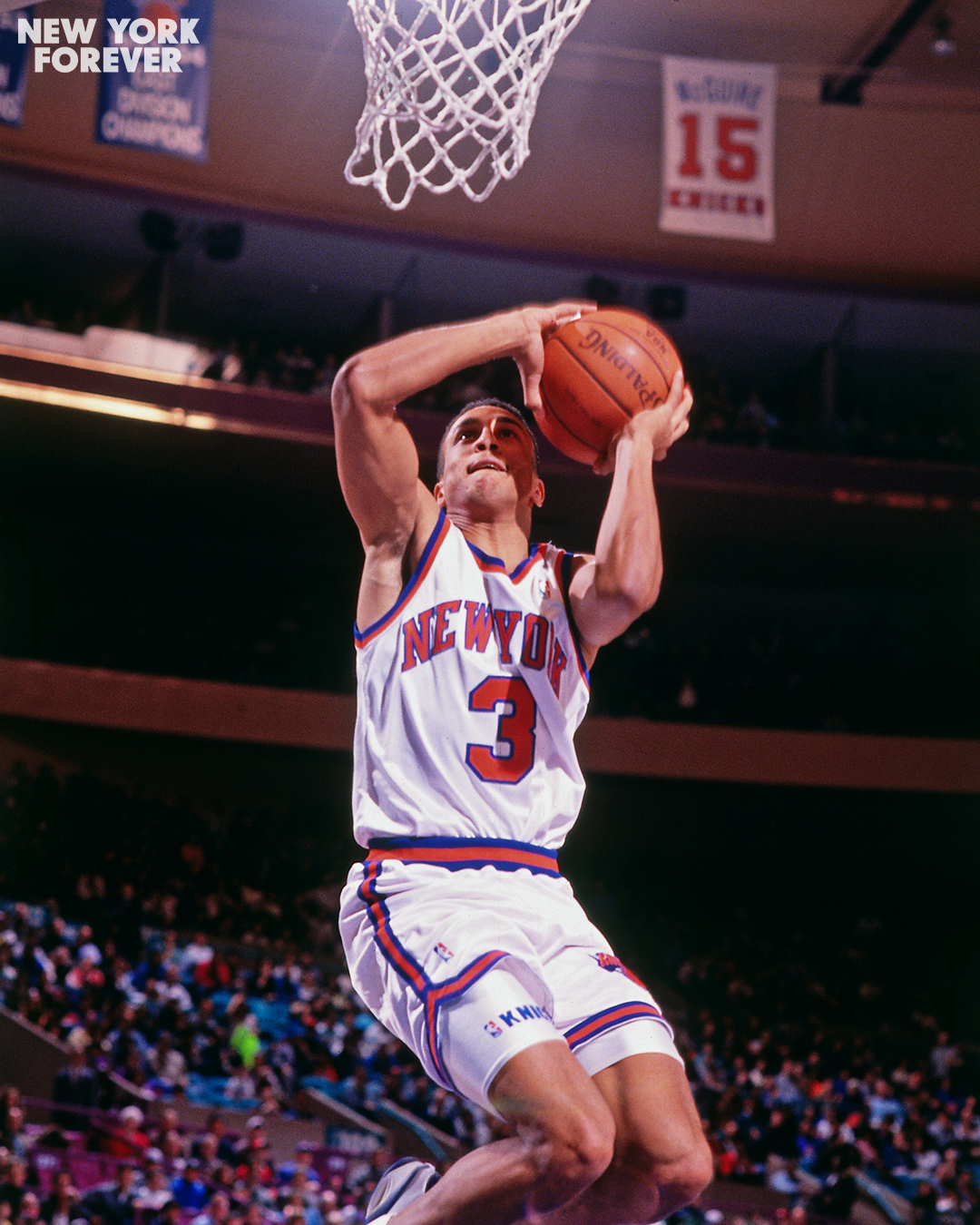 John Starks New York Knicks Unsigned Hardwood Classics Dribble Look Photograph