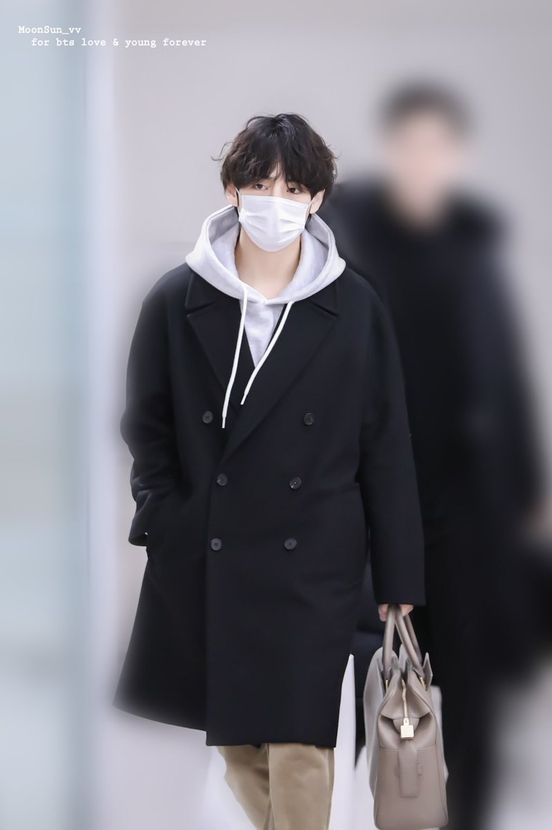 Taetae Kim 早くテテの空港ファッション見たいね Bts Twt T Co Mn1jtjsdpu Twitter