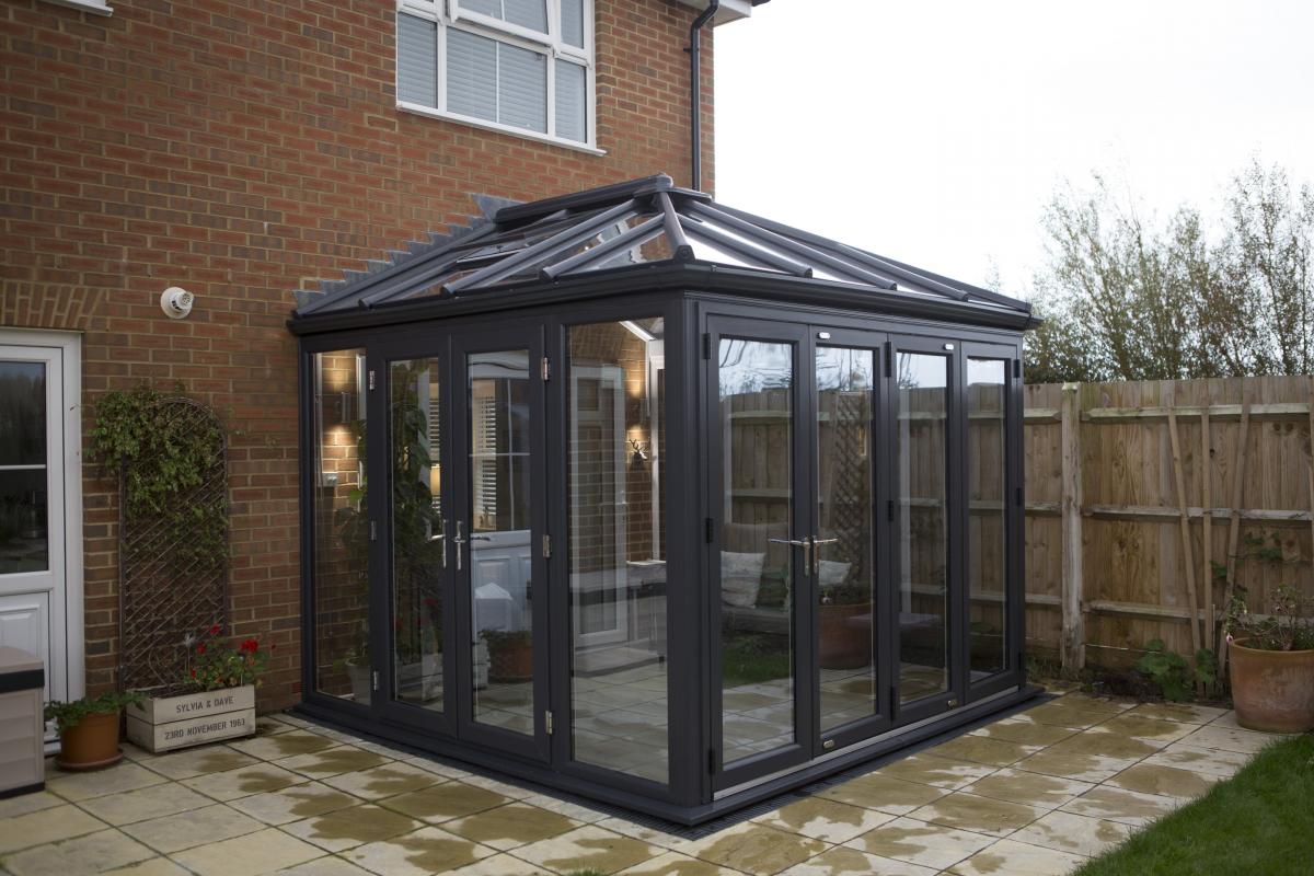 Tips to keep your Conservatory looking like new...

bit.ly/38k91g2

#conservatory  
#glass 
#WestSussex 
#Hampshire