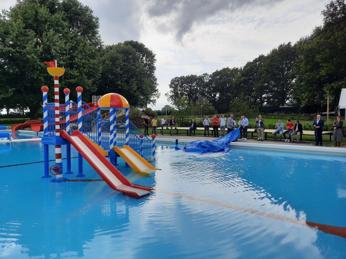 DinkellandInfo's tweet photo. Ootmarsum heeft een buitenzwembad om trots op te zijn https://t.co/qFcY5NLLM1 #zwembad #Ootmarsum https://t.co/3BRFgCrWAE