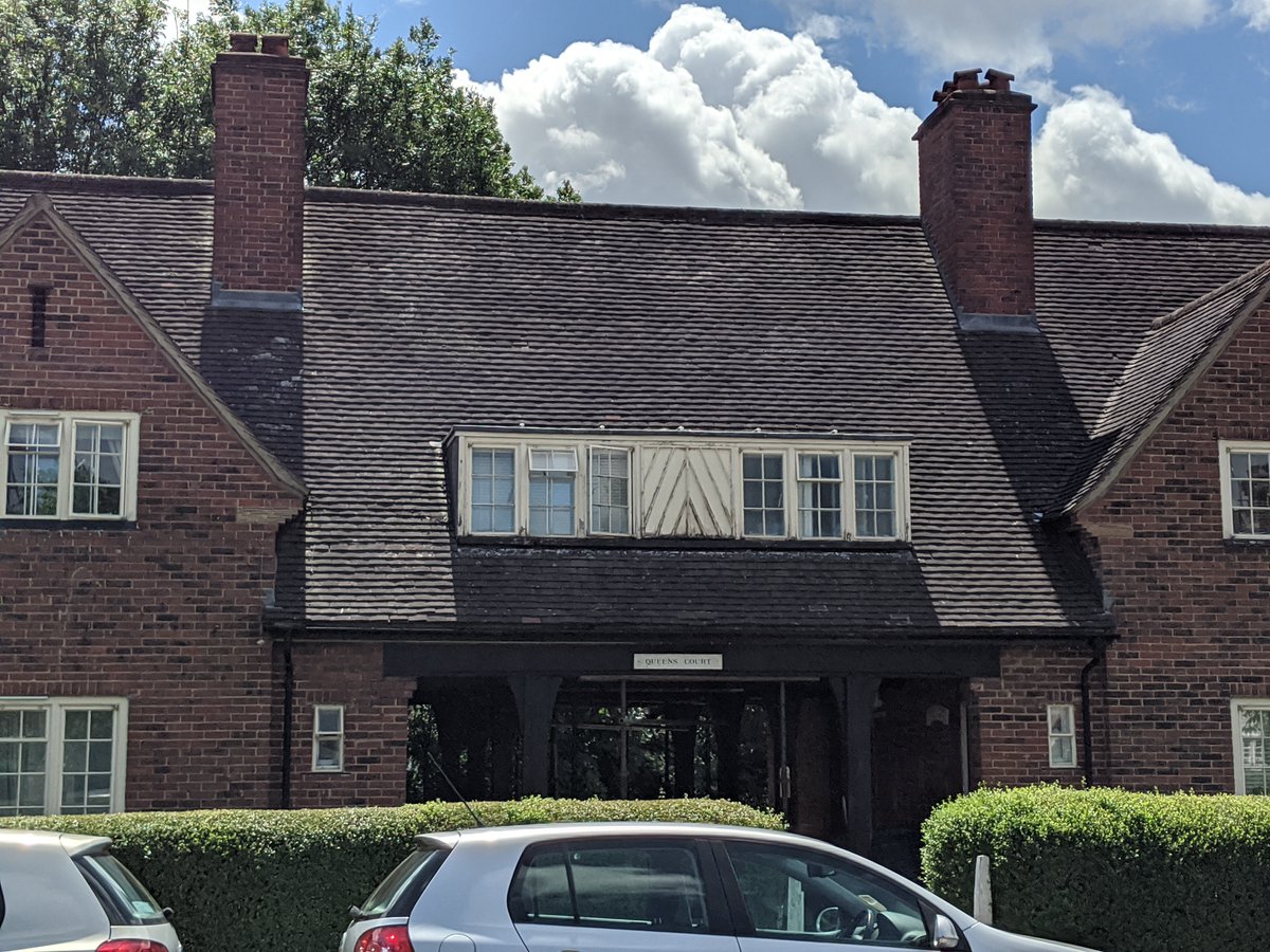 7/ Queen's Court back on Hampstead Way was built by the United Women’s Homes Association as flats for single working women in 1927. It is still owned by the United Women's Homes Association.