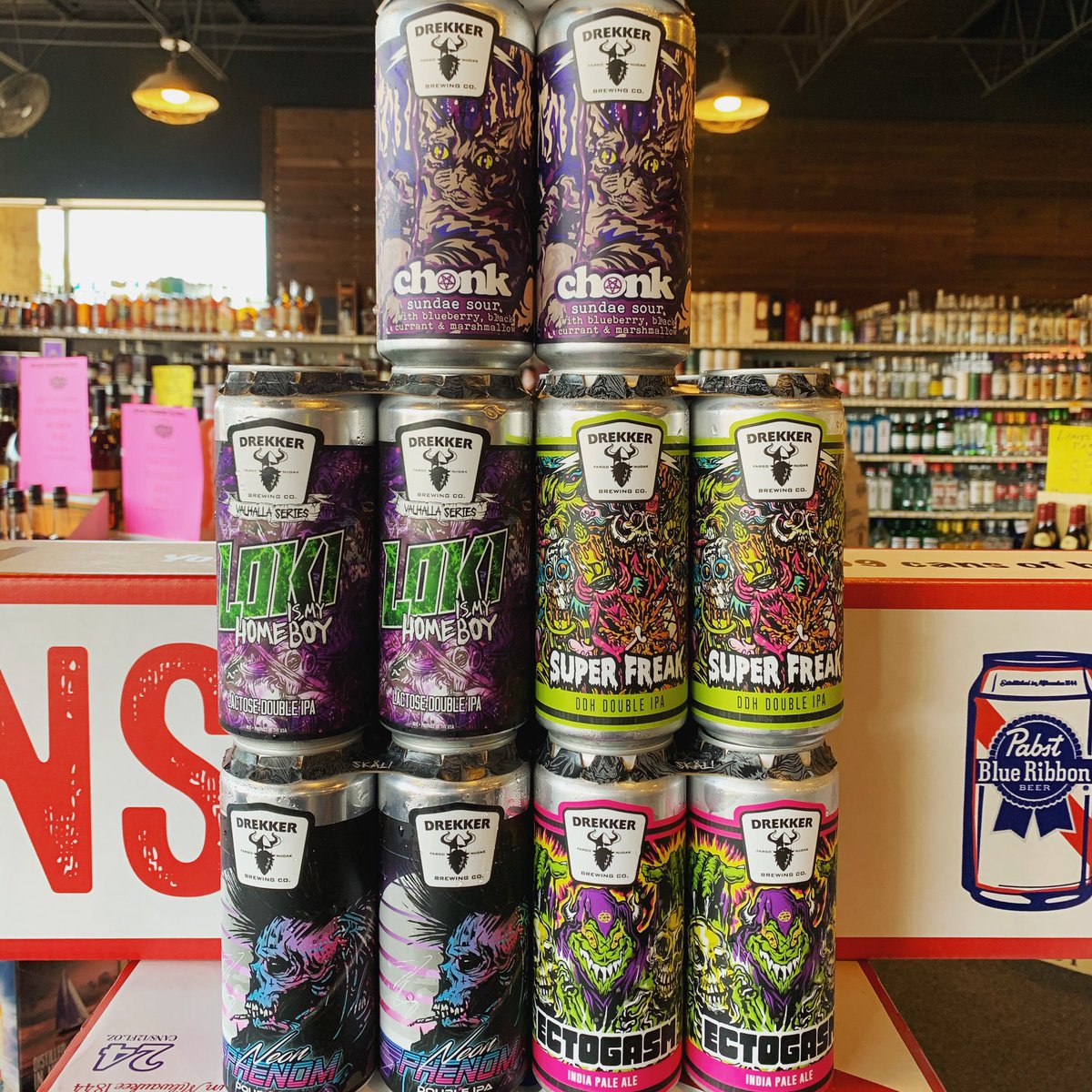 LiquorBarrel7th's tweet photo. Freshy fresh fresh @DrekkerBrewing is here! #superlimited #getinmybelly #drinkCraft https://t.co/5NIf8IXn2o