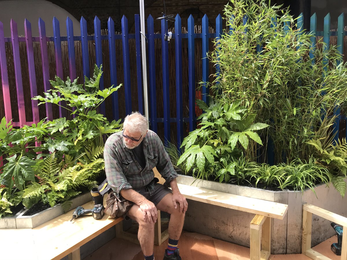 TeamLondonBdg's tweet image. Unfortunately time took its toll on our original Fresh Air Square but it's getting a new lease of life and home outside #NineLives @tweetandchilli on Holyrood Street. Some much needed outdoor space for our #LondonBridge hospitality sector along the #LowLine. @CJSPlants