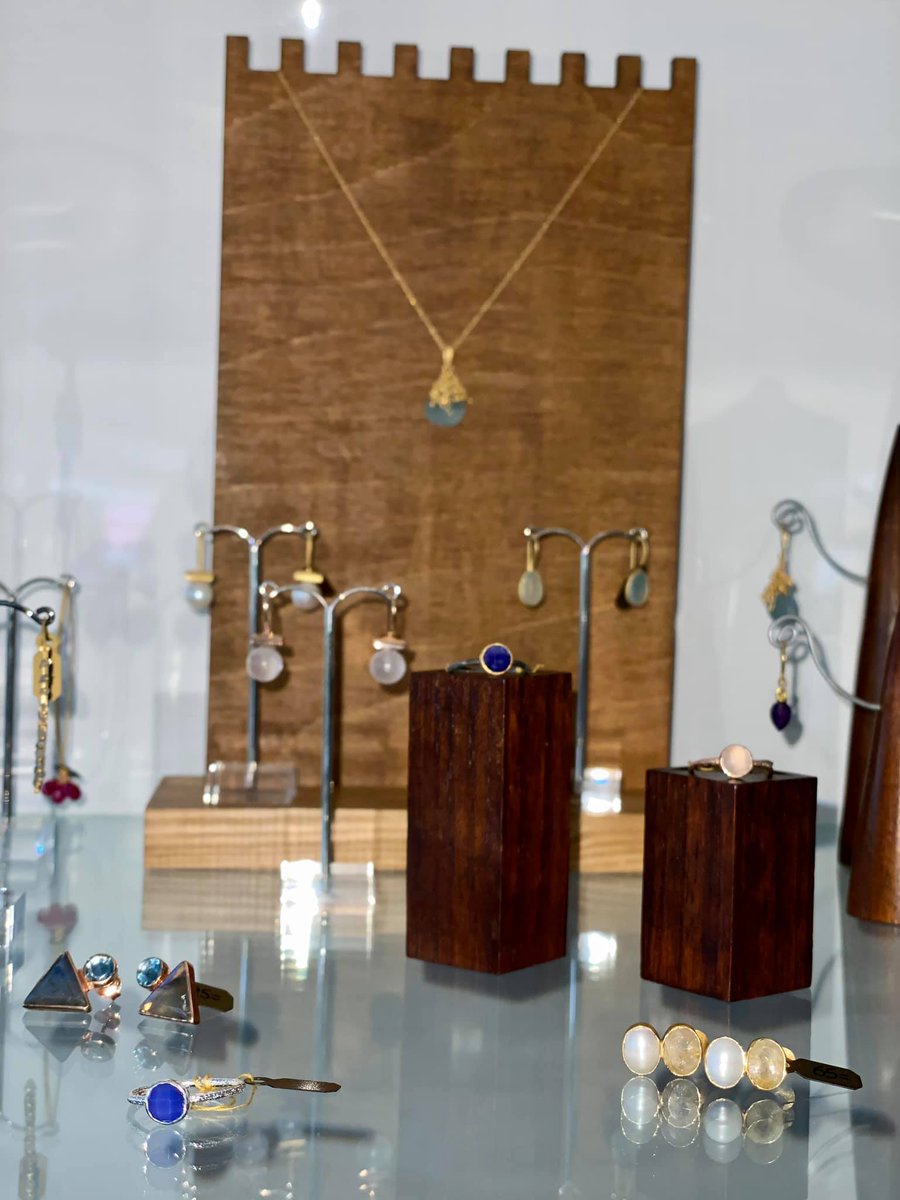 MorrabStudio's tweet image. We have a beautiful *NEW* jewellery range now available. Arrived very recently. A mixture of gold, sterling silver and semi precious stones. Organic design. Vibrant opulent jewels. Priced from £32. ✨💎🛍 
Browse the collection on our website here:
morrabstudio.co.uk/c/1488/Pip-Por…