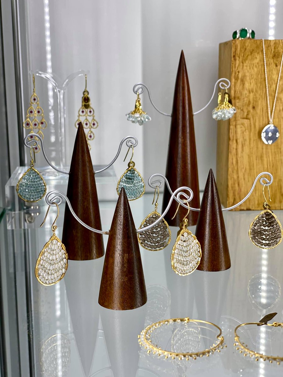 MorrabStudio's tweet image. We have a beautiful *NEW* jewellery range now available. Arrived very recently. A mixture of gold, sterling silver and semi precious stones. Organic design. Vibrant opulent jewels. Priced from £32. ✨💎🛍 
Browse the collection on our website here:
morrabstudio.co.uk/c/1488/Pip-Por…