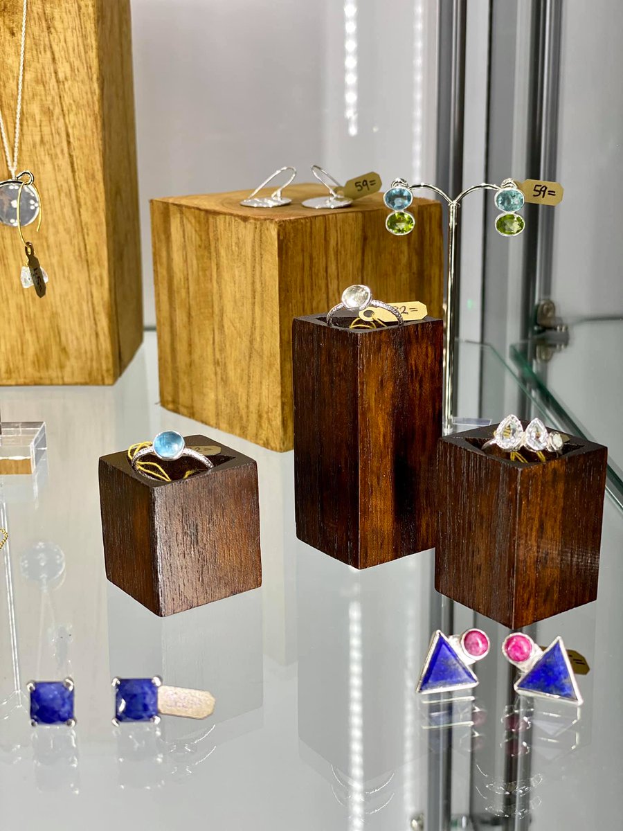 MorrabStudio's tweet image. We have a beautiful *NEW* jewellery range now available. Arrived very recently. A mixture of gold, sterling silver and semi precious stones. Organic design. Vibrant opulent jewels. Priced from £32. ✨💎🛍 
Browse the collection on our website here:
morrabstudio.co.uk/c/1488/Pip-Por…