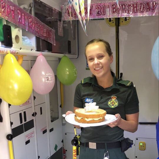 OFFICIALWMAS's tweet image. It’s a bit rubbish working on your birthday but when you have a crewmate that goes to this effort at the start of a shift it makes it worthwhile! 🎈🍰

Happy 21st Birthday to Becky, a Technician from Worcester hub 🥳 who’s on shift today with her crewmate Jon.

#21today