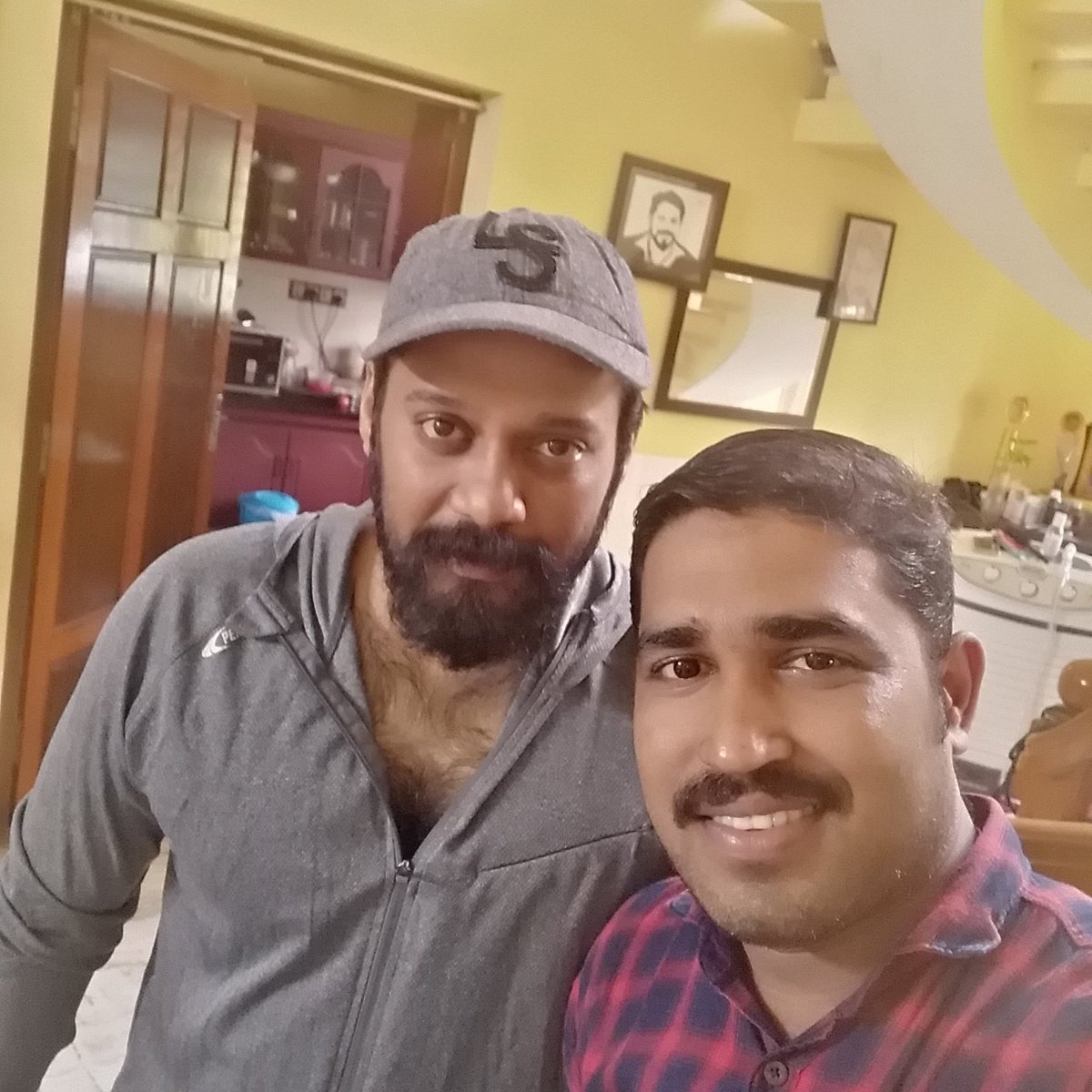 ayur_center's tweet photo. #actor #balaactor #actorbala #MalayalamFilm #Selfie #Smile #NewLook #SimpleMan #Movie #malayalamactress #NewBeginnings #GoodMan #LovelyMan #thamizhpadam #Healthy #WorkOut #motivation #Happiness https://t.co/leqd1zxbOr