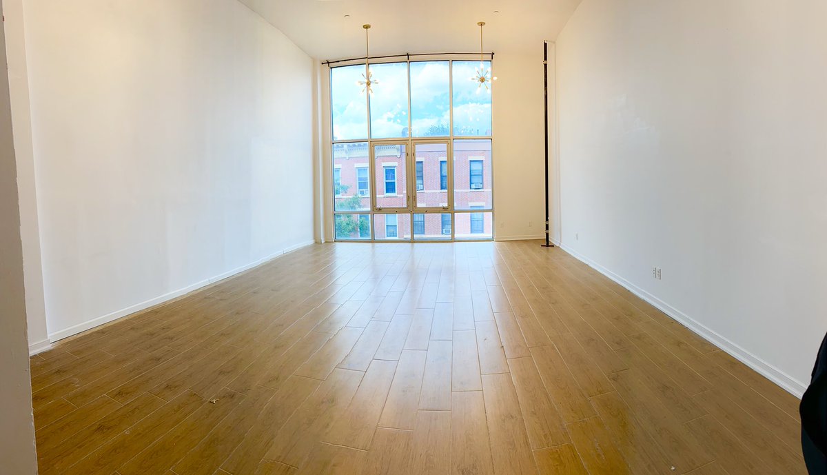caveofbeauty's tweet photo. Since opening up my first location 9 months ago I’ve grown from a 100sqft treatment room to a 750 sqft one &amp; I did it during a pandemic 😩

Skin Wins is officially the newest Black Woman Owned Spa in Brooklyn, NY that caters to Black people + POC with inflammatory conditions ☺️🎉 https://t.co/E1A1msJcYu