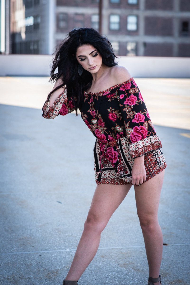 target_care's tweet photo. 📸 @andybalasphotos
💄@wetnwildbeauty @elfcosmetics @toofaced @tartecosmetics @lunarangellashes
#camo #aspiringmodel #mua #nwohio #toledohio #model #spacejam #longlegs #darkhair #downtowntoledo #wetnwildbeauty #elfcosmetics #tarte #toofacedcosmetics #zalahairextensions #morphe https://t.co/r0mEbm8Pb1