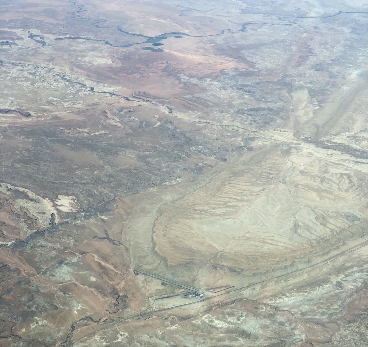 VHanrion's tweet photo. On our way to @flyLAXairport ! #AirFrance @airfrance #AF066 https://t.co/UQHE4LMuVE