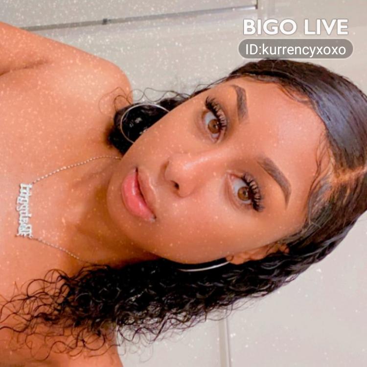 decide_ll's tweet image. Come and see ᴋᴜʀʀᴇɴᴄʏ 🐻🏰💕's LIVE in #BIGOLIVE: #dance Pool vibes 🌝.. 🔥🔥🔥  
slink.bigovideo.tv/gmvgw2