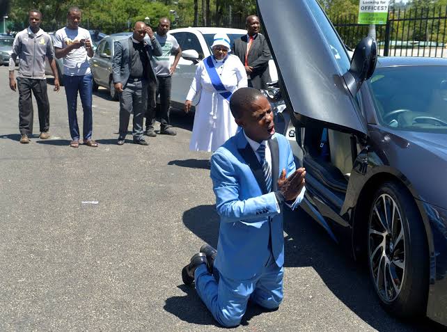 AfricaFactsZone's tweet photo. South Africa's Pastor Mboro demanded a $100,000 transport fare to travel to hell and fight the Coronavirus demon in March 2020. https://t.co/nyQsFYf69I